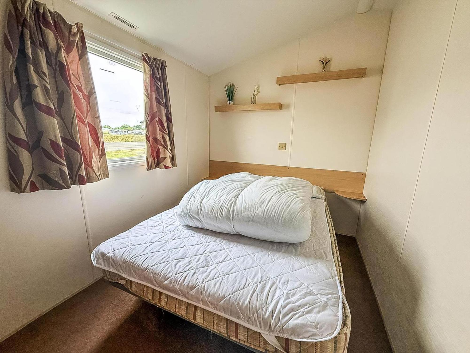 Great 8 Berth Caravan For Hire At St Osyth Beach In Essex Ref 28123Gc 滨海克拉克顿 外观 照片